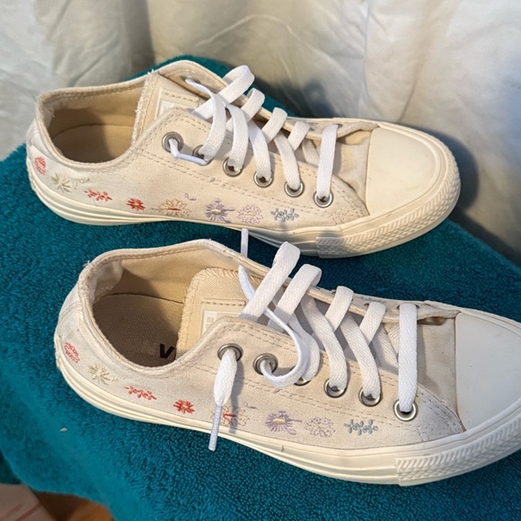 Chuck Taylor All Star Embroidered Floral WOMEN'S Sz 7 LOW-TOP SHOE VGUC - Picture 11 of 13